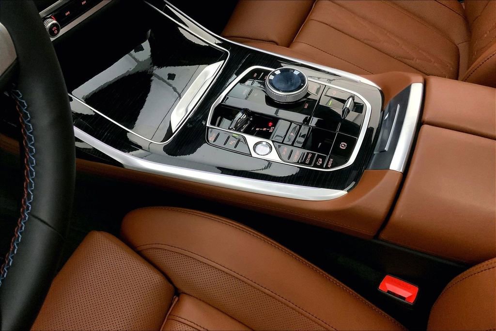 Certified 2025 BMW X7 M60i image 22