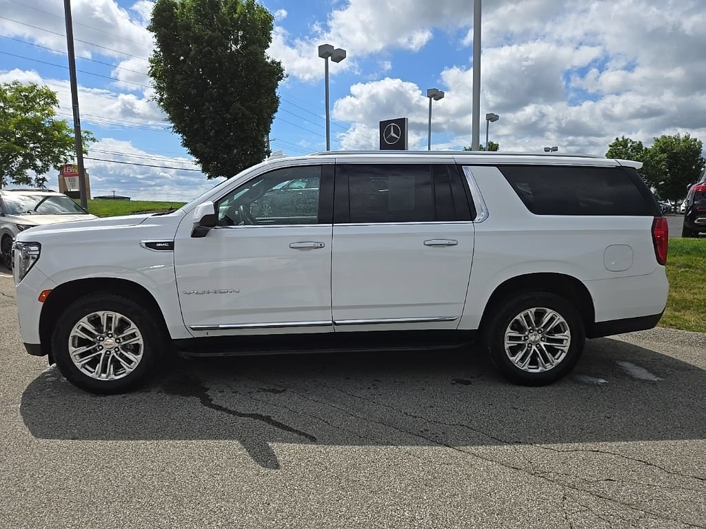Used 2023 GMC Yukon XL SLT AWD/4WD image 9