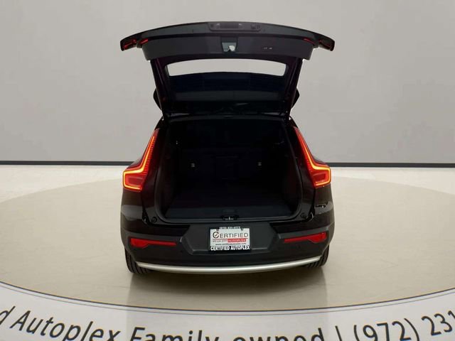 Used 2025 Volvo XC40 B5 Core image 92