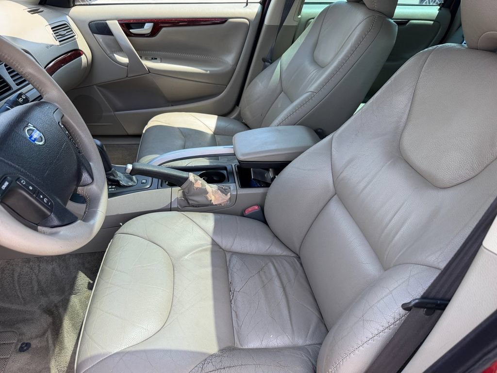 Used 2004 Volvo XC70 AWD/4WD image 10