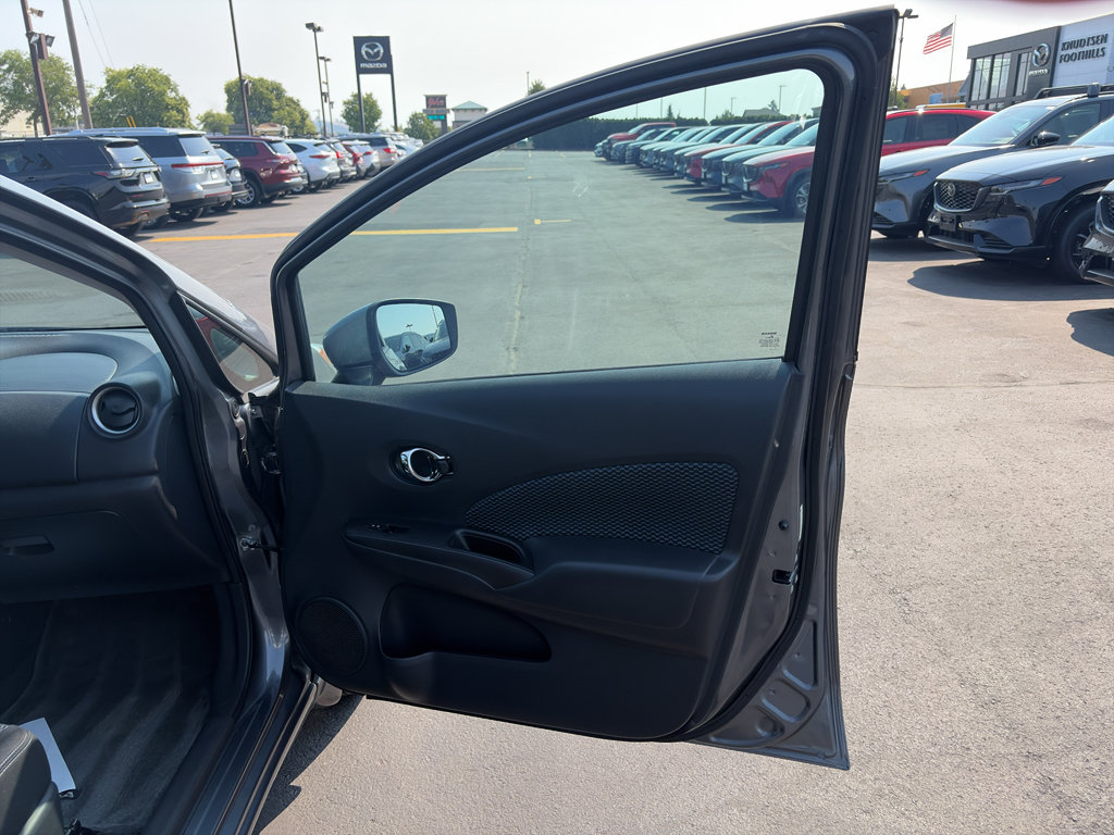 Used 2016 Nissan Versa Note SV FWD image 18