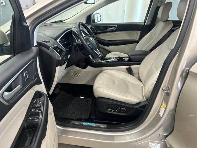 Used 2017 Ford Edge Titanium w/ Equipment Group 301A AWD/4WD image 11