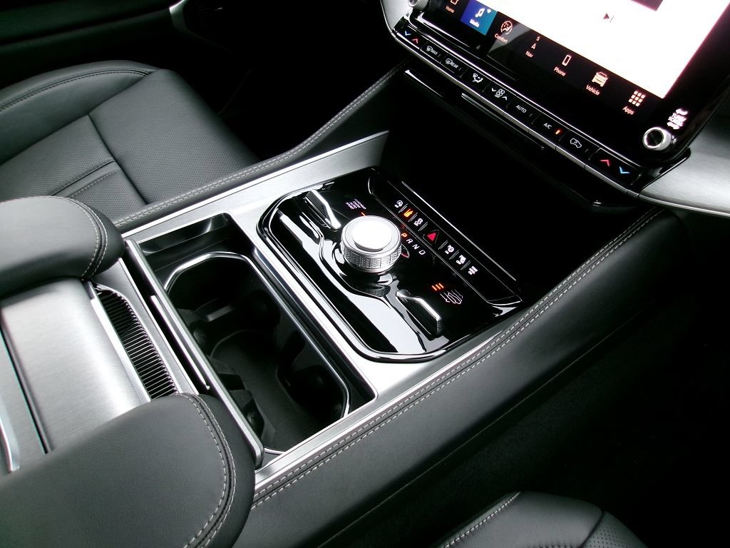New 2026 Jeep Grand Wagoneer L Limited w/ Convenience Group I AWD/4WD image 13