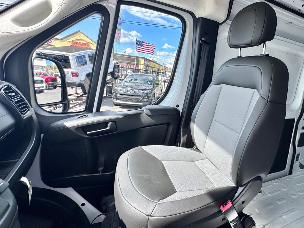 Used 2025 RAM ProMaster 3500 FWD image 18