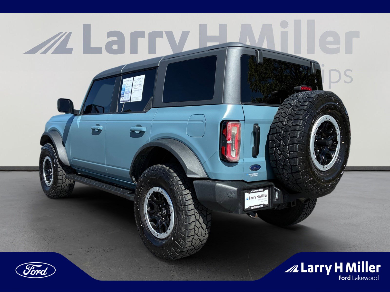 Used 2023 Ford Bronco Outer Banks w/ Sasquatch Package AWD/4WD image 3