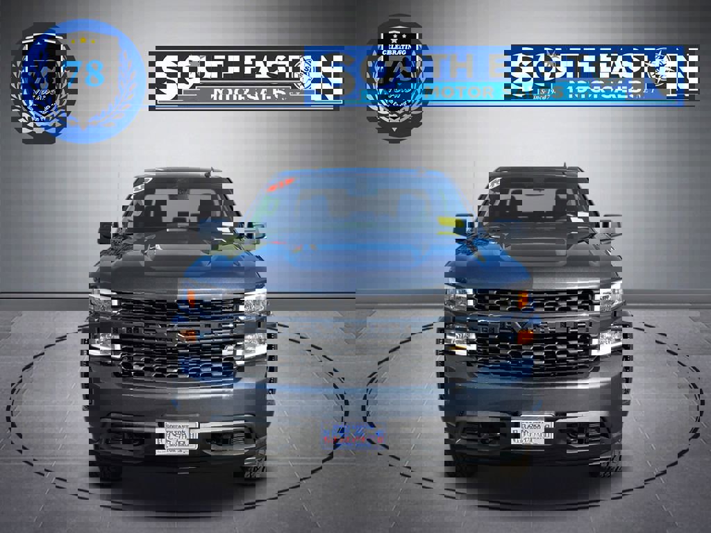 Used 2021 Chevrolet Silverado 1500 Custom image 3