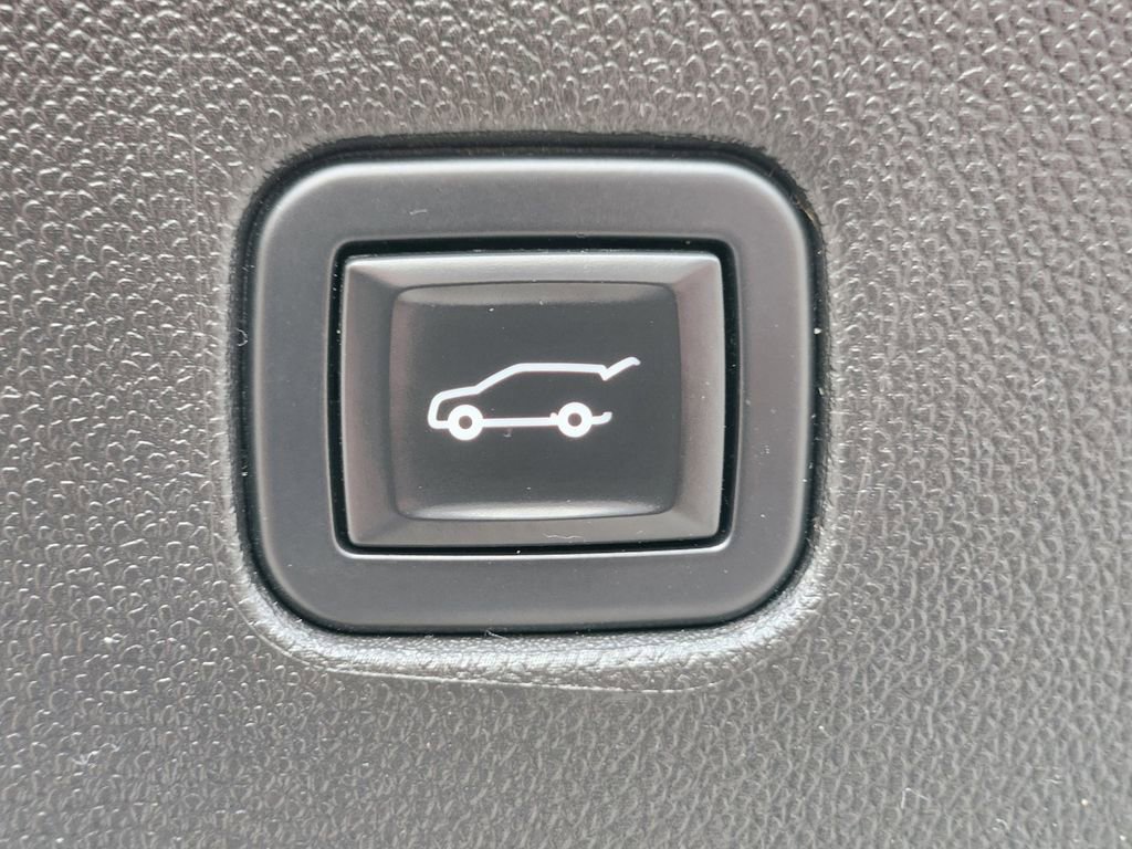 Used 2020 Chevrolet Blazer LT image 16