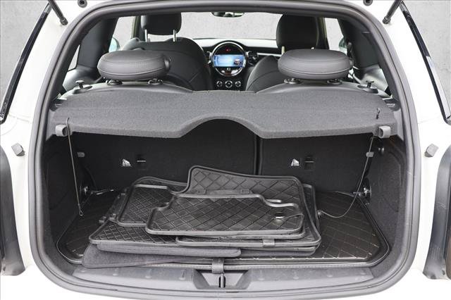 Used 2024 MINI Cooper SE w/ Signature Upholstery Package FWD image 23