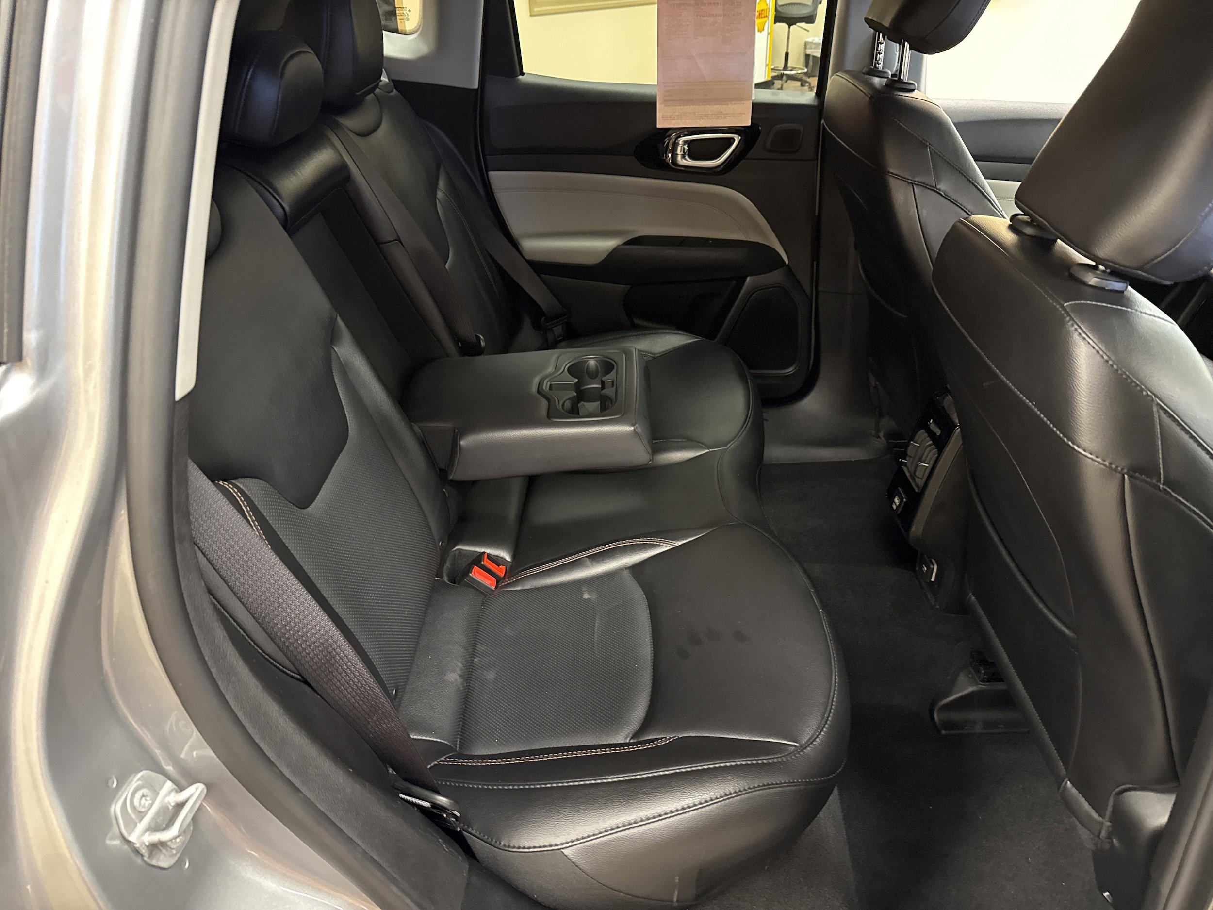 Used 2022 Jeep Compass Limited w/ Sun and Sound Group AWD/4WD image 19
