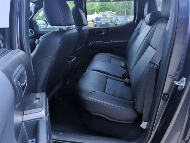 Used 2021 Toyota Tacoma TRD Off-Road w/ TRD Premium Off Road Package AWD/4WD image 24