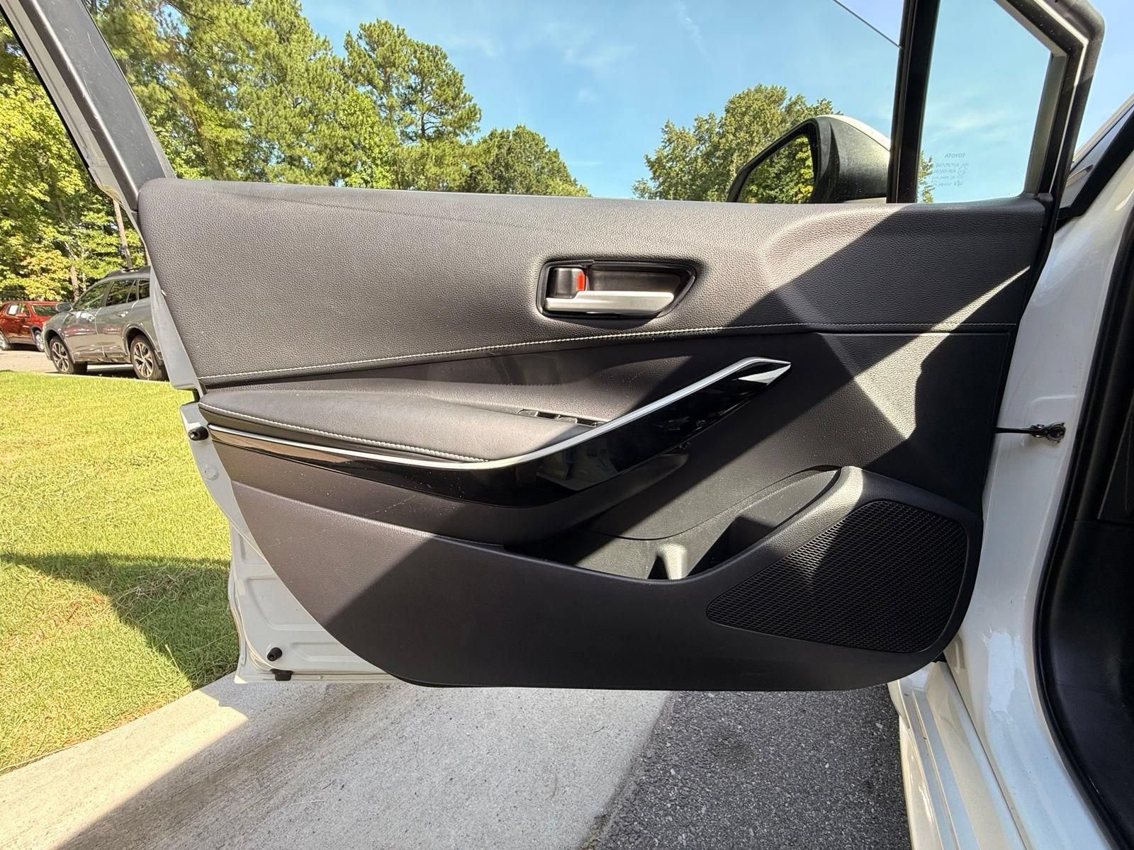 Used 2019 Toyota Corolla XSE FWD image 16