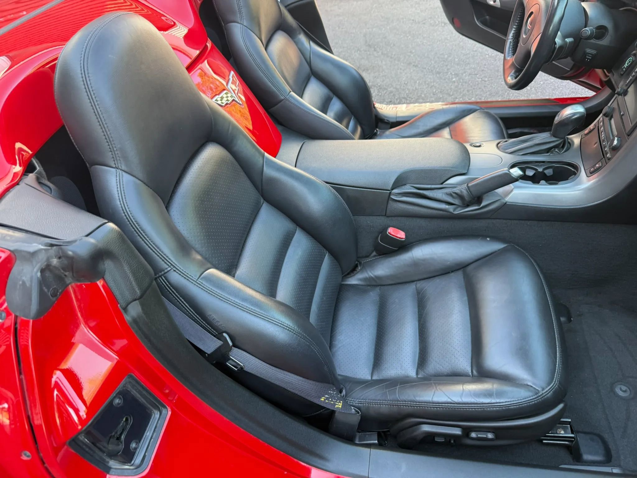 Used 2006 Chevrolet Corvette Convertible w/ Preferred Equipment Group RWD image 19