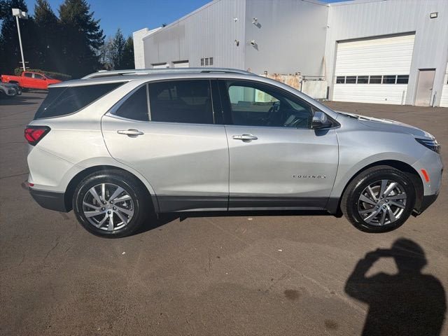 Used 2022 Chevrolet Equinox Premier AWD/4WD image 2
