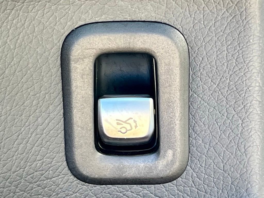 Certified 2022 Mercedes-Benz GLC 300 4MATIC image 38