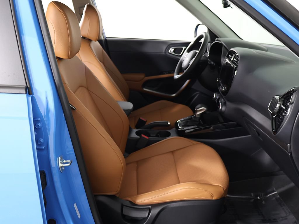 Used 2025 Kia Soul EX FWD image 32