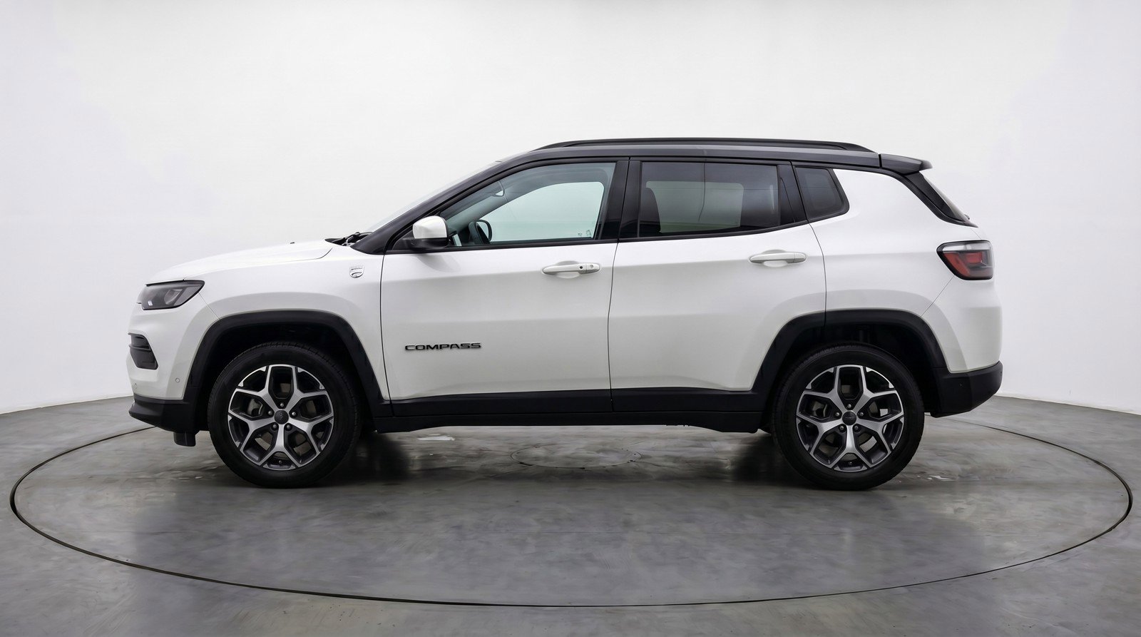 Used 2025 Jeep Compass Limited AWD/4WD image 5