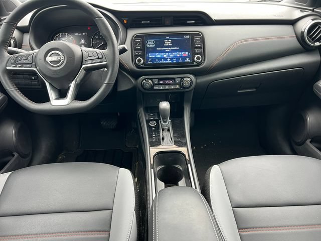 Used 2024 Nissan Kicks SR w/ SR Premium Package FWD image 2