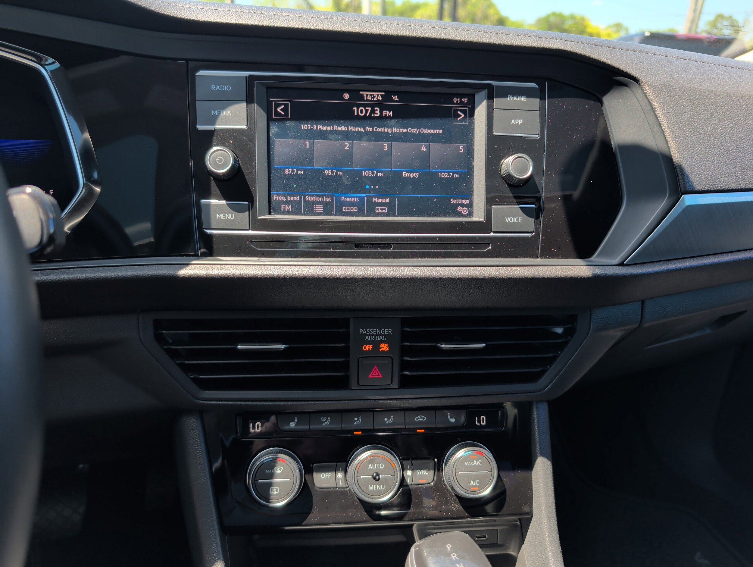 Used 2022 Volkswagen Jetta SE FWD image 19