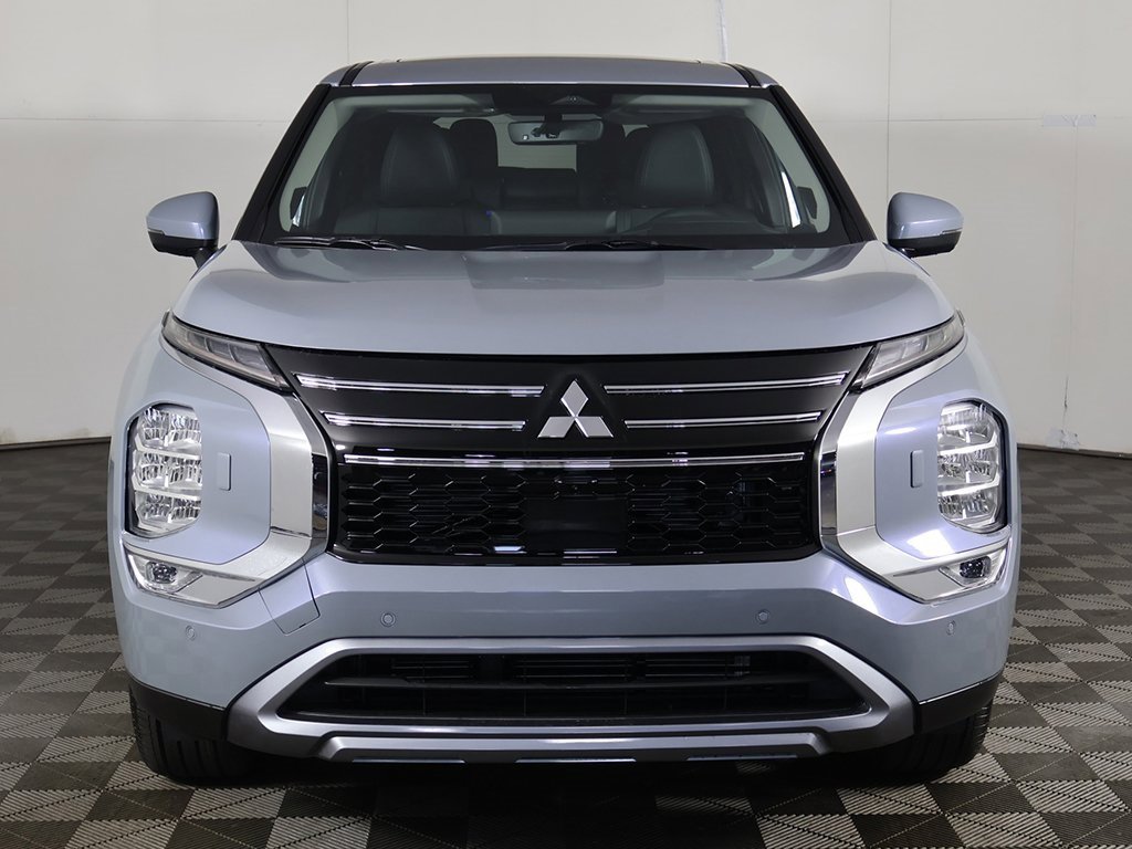 New 2025 Mitsubishi Outlander SE image 13