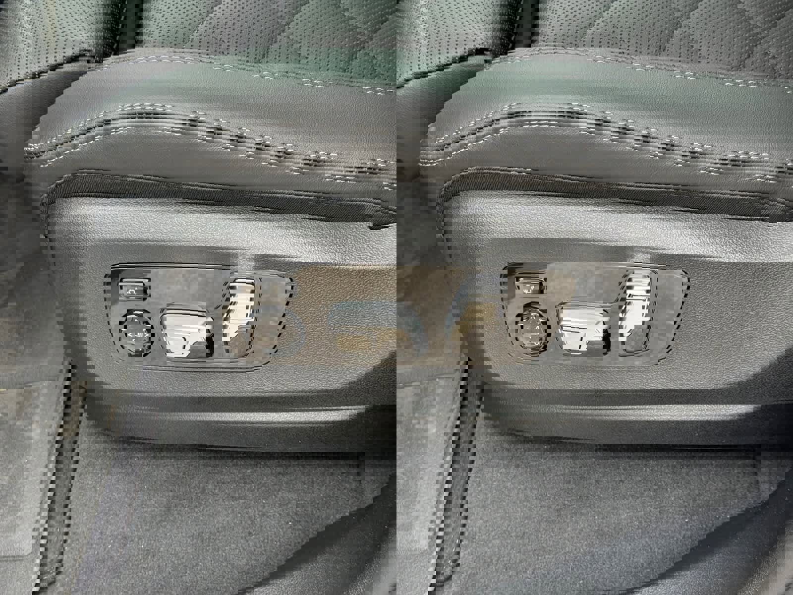 New 2026 BMW X5 xDrive40i w/ Executive Package image 13