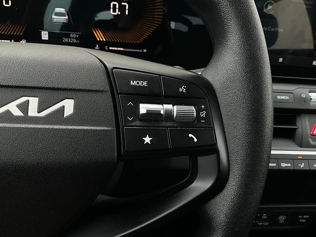 Used 2025 Kia K4 LXS image 35