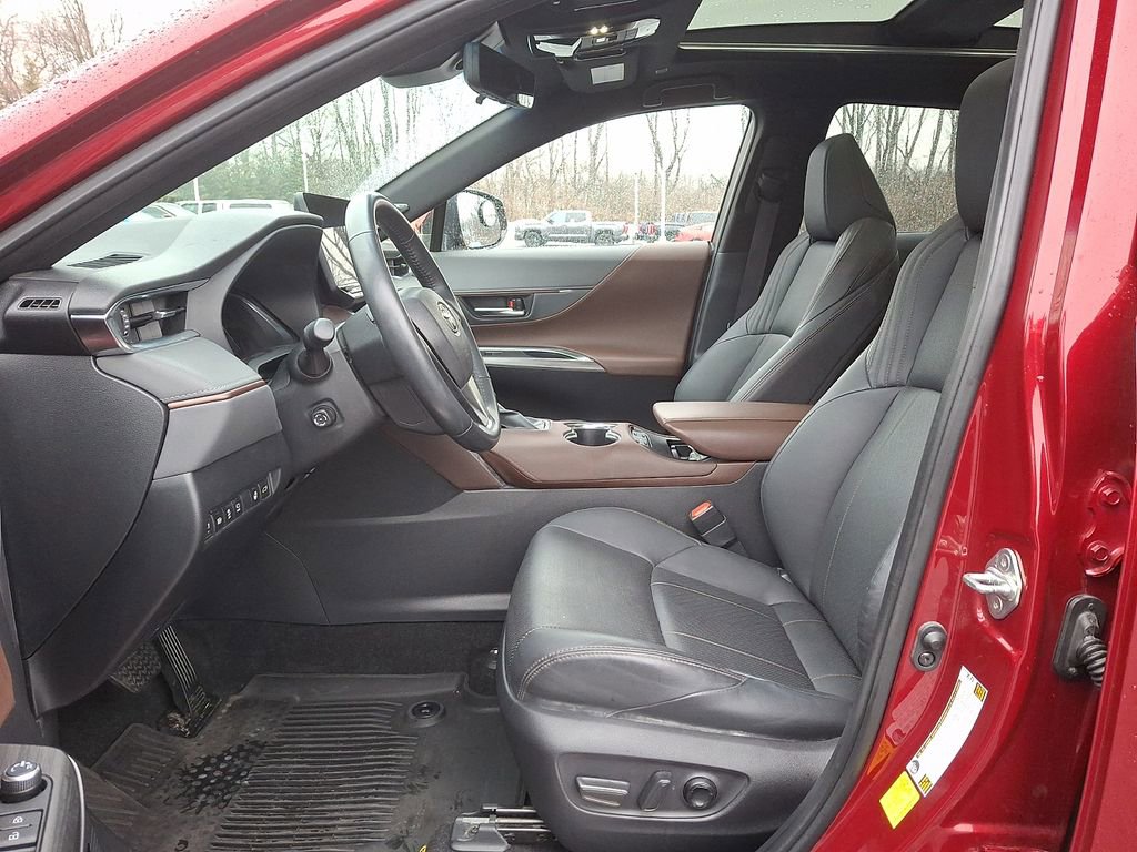 New 2024 Toyota Venza Limited image 13