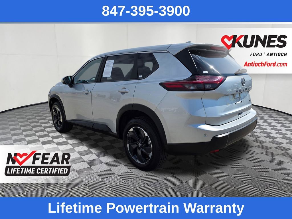 Used 2025 Nissan Rogue SV image 5