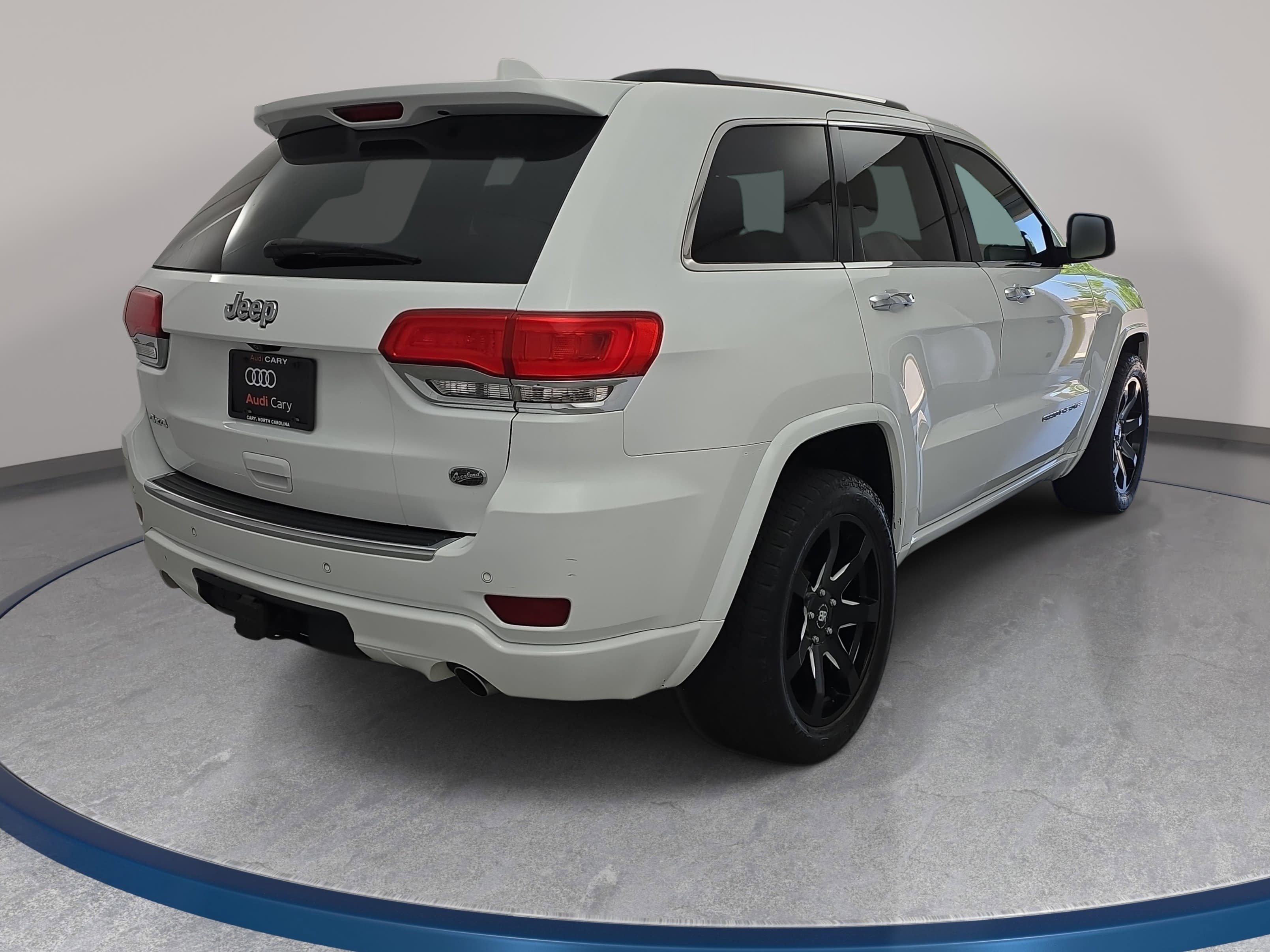 Used 2014 Jeep Grand Cherokee Overland image 5