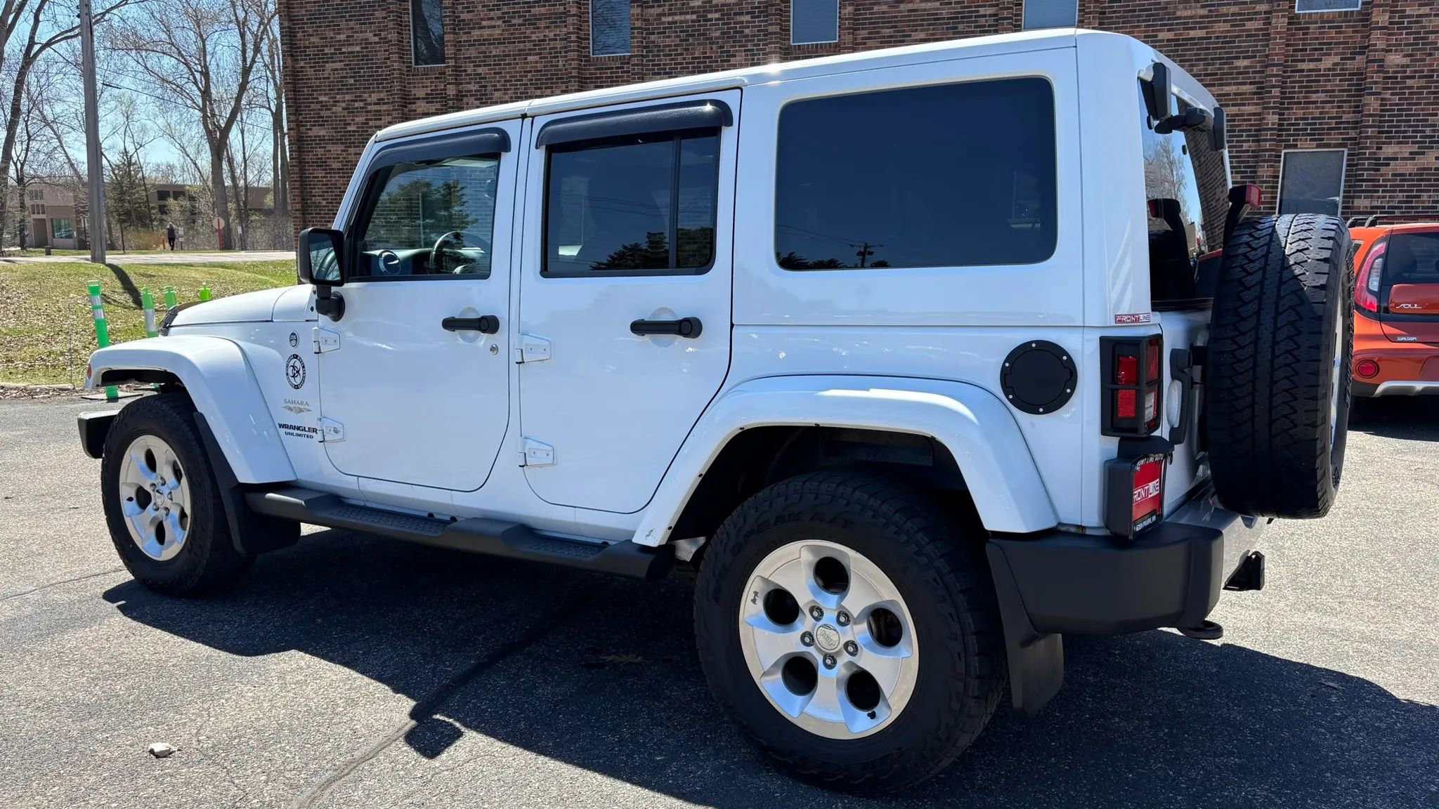 Used 2014 Jeep Wrangler Unlimited Sahara w/ Dual Top Group AWD/4WD image 6