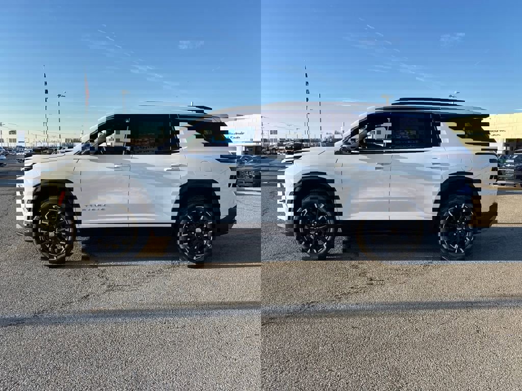 New 2026 Chevrolet Traverse LT w/ Sun and Wheel Package image 3