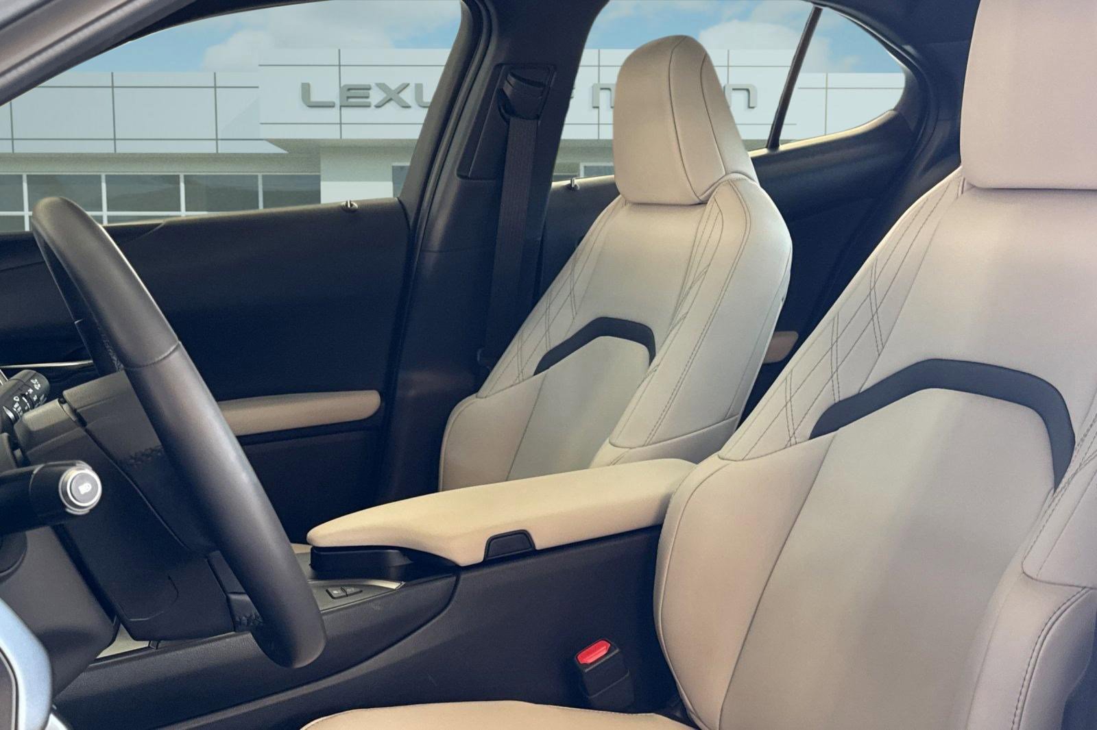 Used 2024 Lexus UX 250h FWD image 5