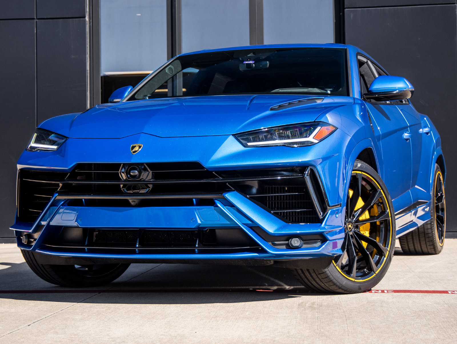 Used 2024 Lamborghini Urus S AWD/4WD image 1