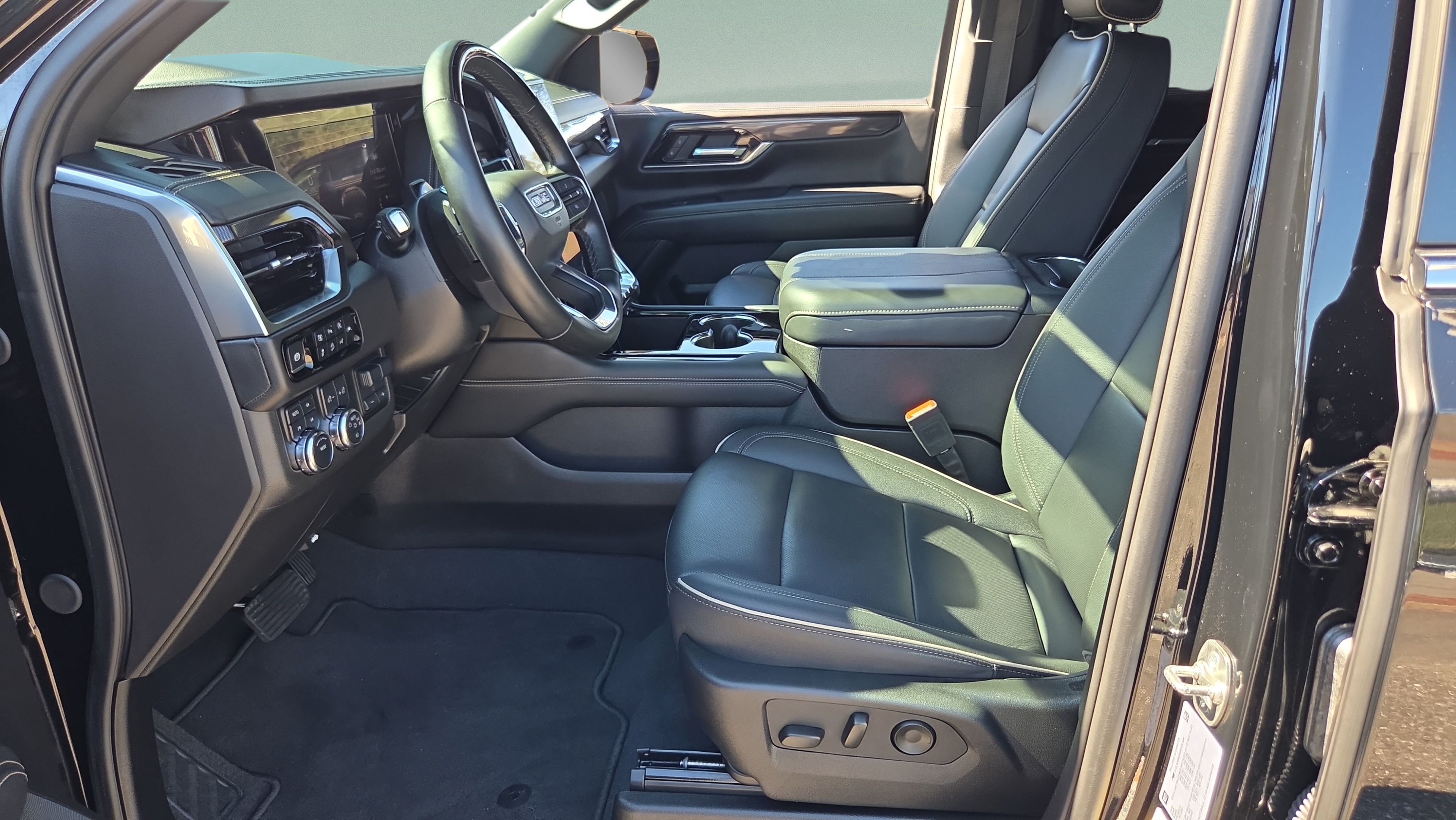 Certified 2025 GMC Yukon Elevation AWD/4WD image 9