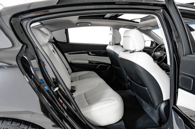 Used 2016 Kia K900 Luxury RWD image 28