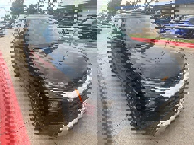 Used 2023 Chevrolet TrailBlazer LT FWD image 3