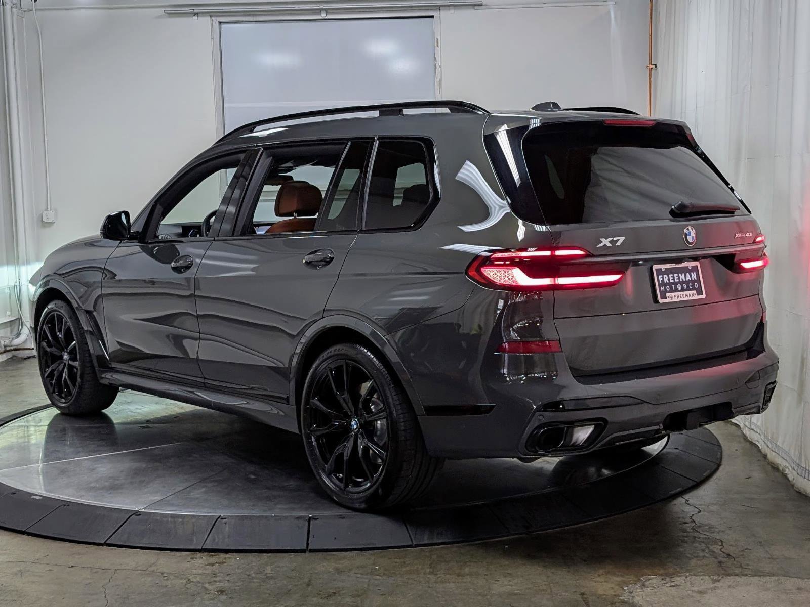 Used 2026 BMW X7 xDrive40i w/ Executive Package image 7