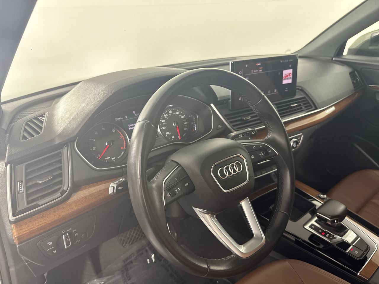 Used 2023 Audi Q5 2.0T Premium w/ Convenience Package AWD/4WD image 9