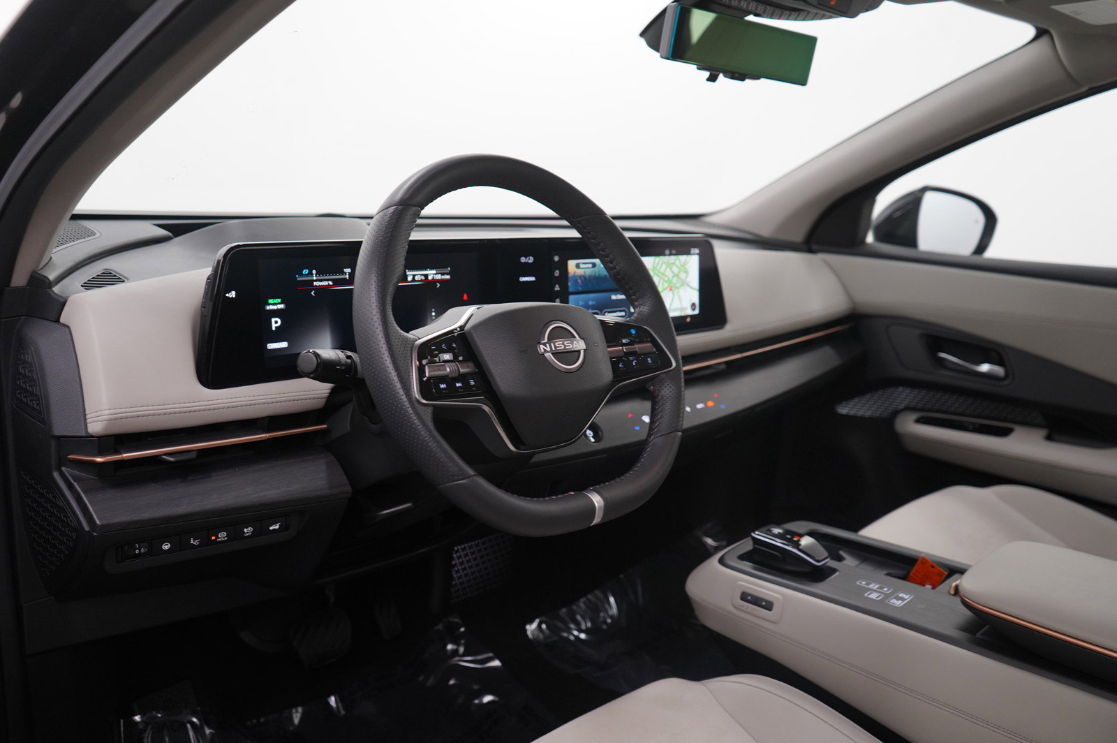 Used 2023 Nissan Ariya AWD image 16