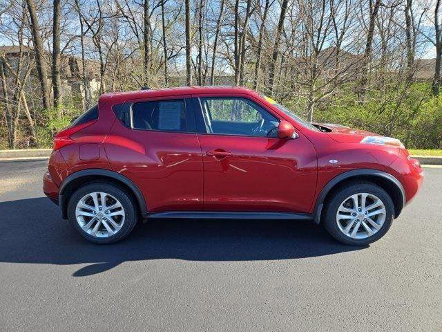 Used 2011 Nissan Juke SV image 2