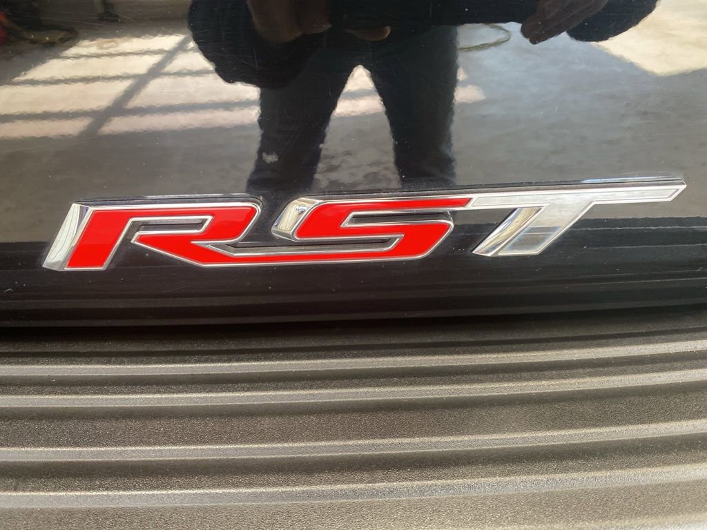 Used 2024 Chevrolet Suburban RST w/ Luxury Package AWD/4WD image 17