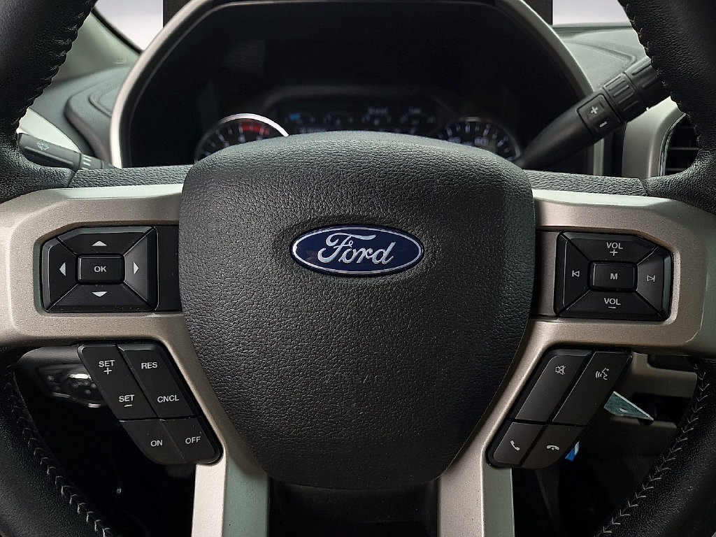 Used 2020 Ford F350 Lariat w/ Chrome Package AWD/4WD image 19