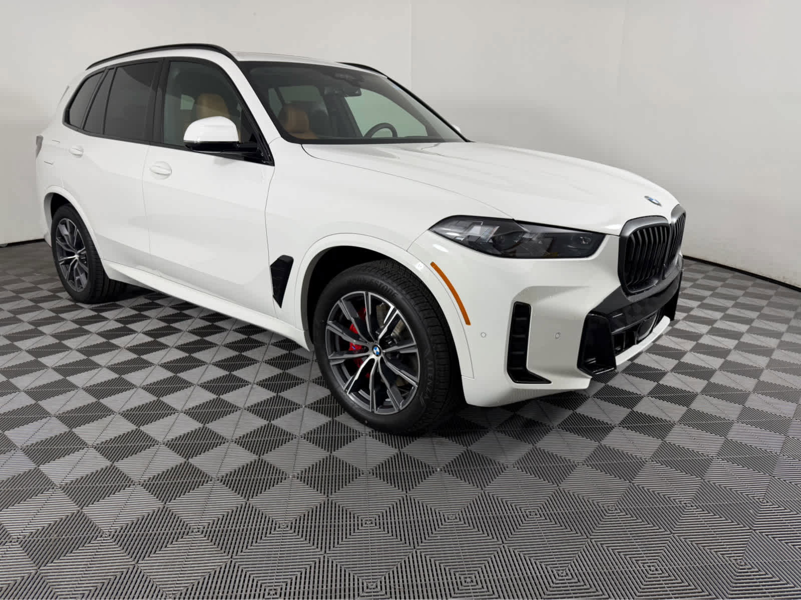 New 2026 BMW X5 xDrive40i w/ M Sport Package image 2