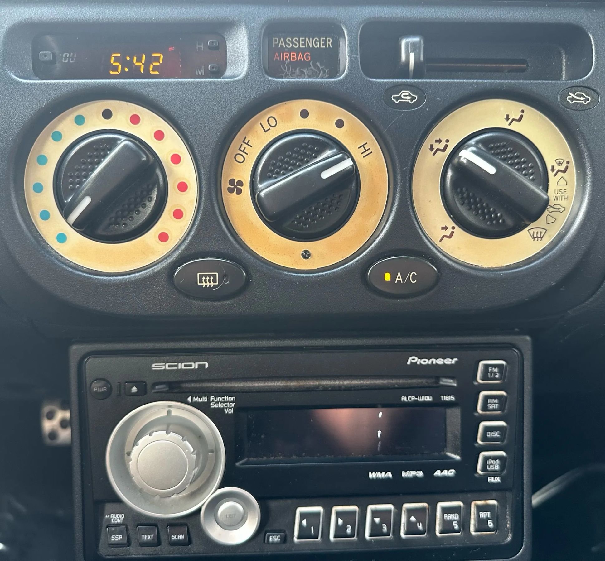 Used 2000 Toyota MR2 image 15