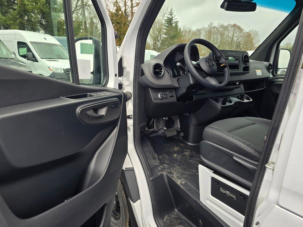 New 2025 Mercedes-Benz Sprinter 2500 image 18