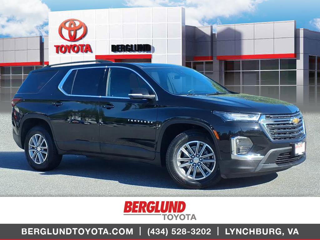 Used 2023 Chevrolet Traverse LT w/ Rear Camera Mirror Package