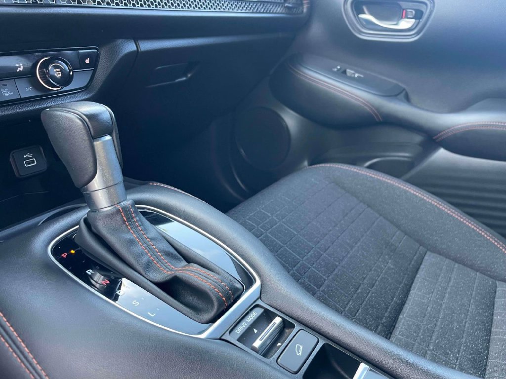 Certified 2025 Honda HR-V Sport image 31
