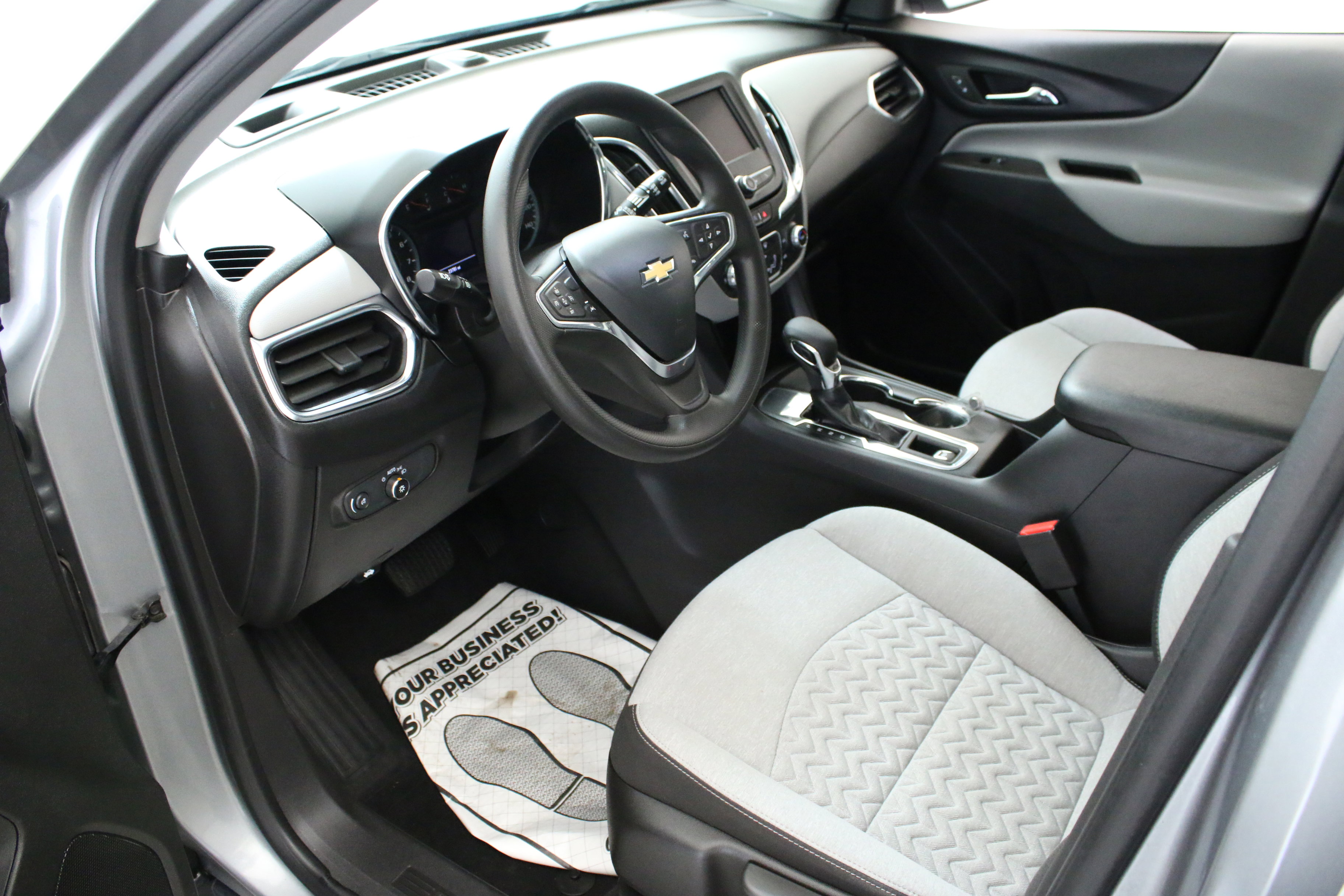 Used 2023 Chevrolet Equinox LS w/ Midnight Edition image 23