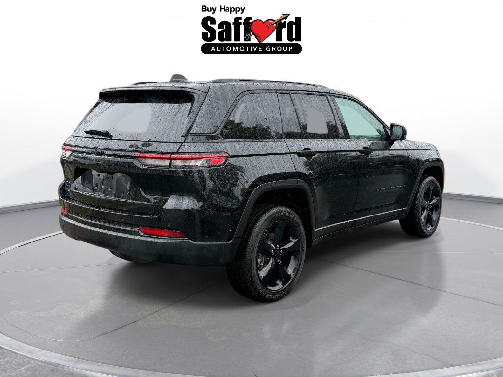 Used 2025 Jeep Grand Cherokee Altitude AWD/4WD image 8