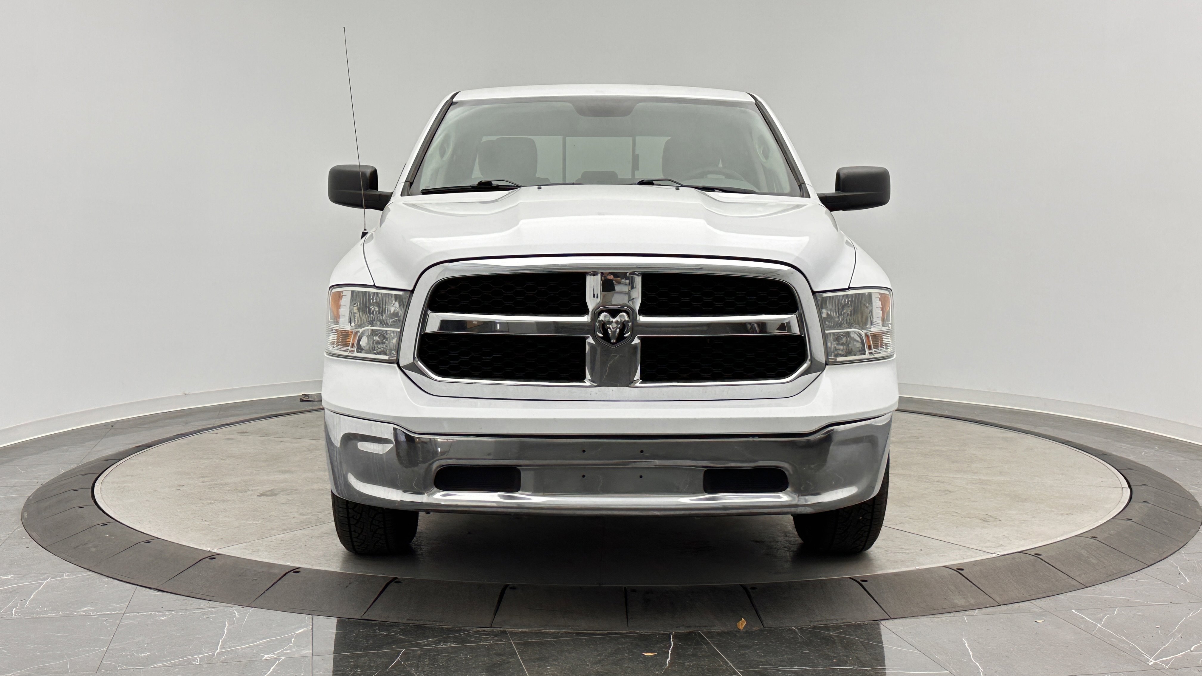 Used 2020 RAM 1500 Classic SLT image 2