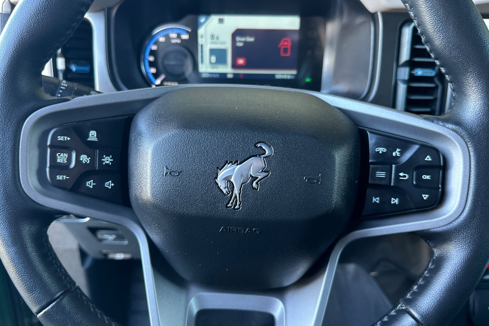 Used 2023 Ford Bronco Wildtrak image 26